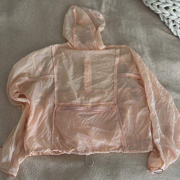 ✨HOST PICK ✨ Outdoor Voices Packable Windbreaker Pullover Peach - Picture 8 of 9